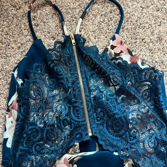 WORN ONCE WOMENS DRESS SIZE SMALL WINDSOR - Picture 3 of 3